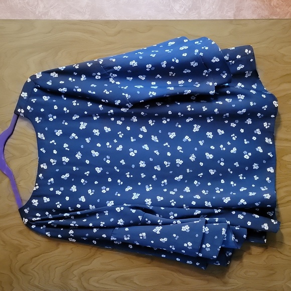 Navy Floral Blouse with V-Neck and Bell Layered Sleeves - Picture 2 of 8